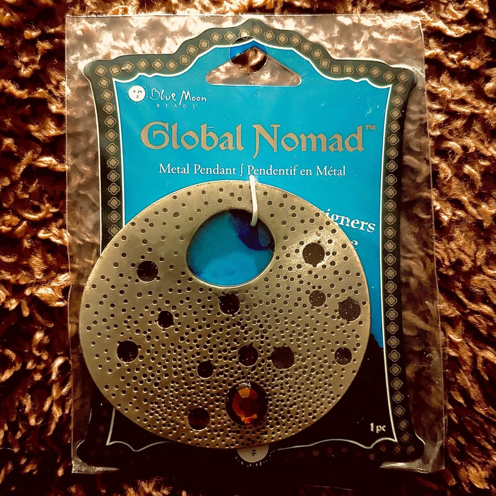 Blue Moon Beads - Global Nomad - Metal Pendant - 1pc.